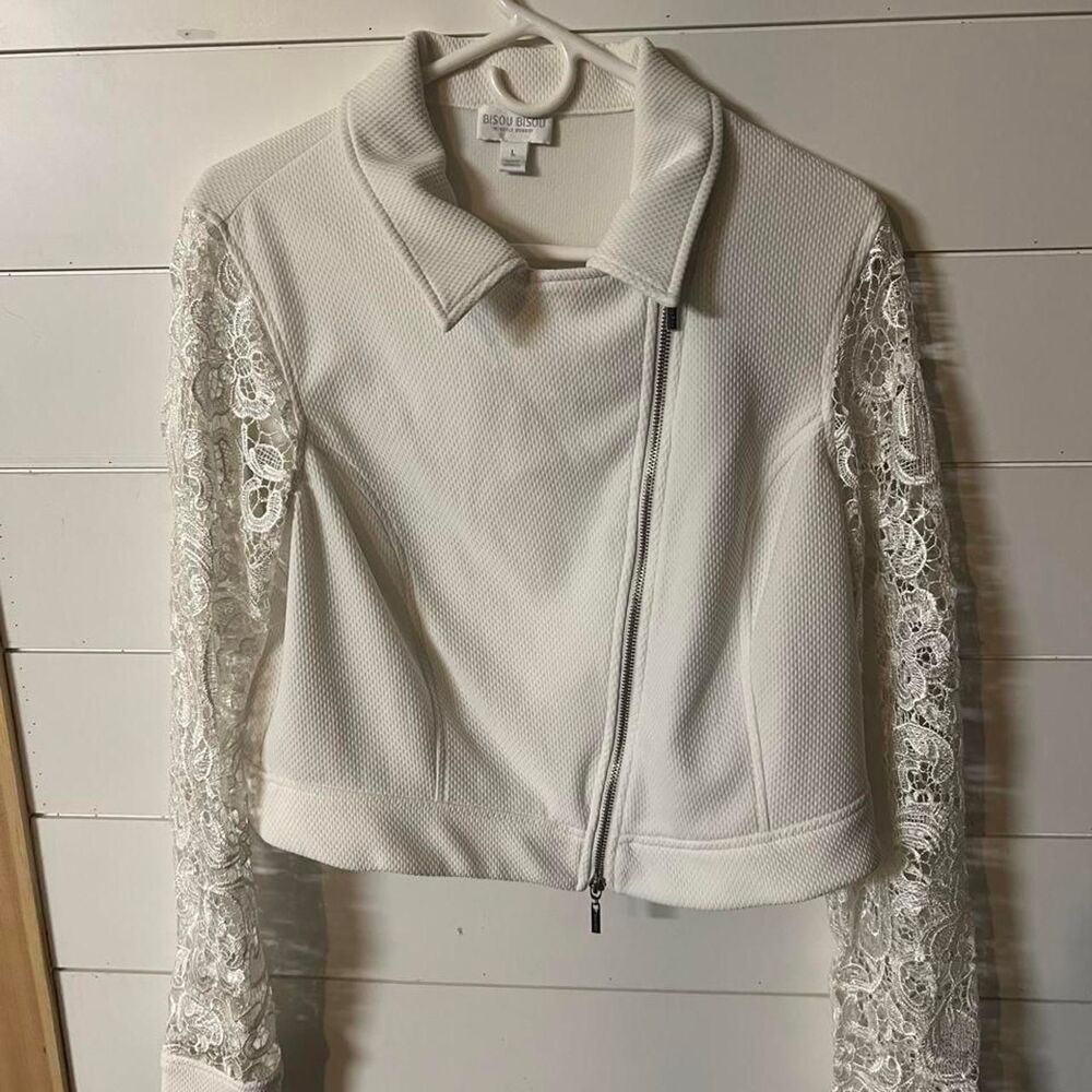 Bisous Women's White Jacket